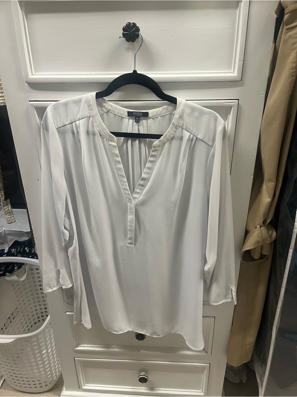 NYDJ White Split-Neck Long Sleeve Blouse